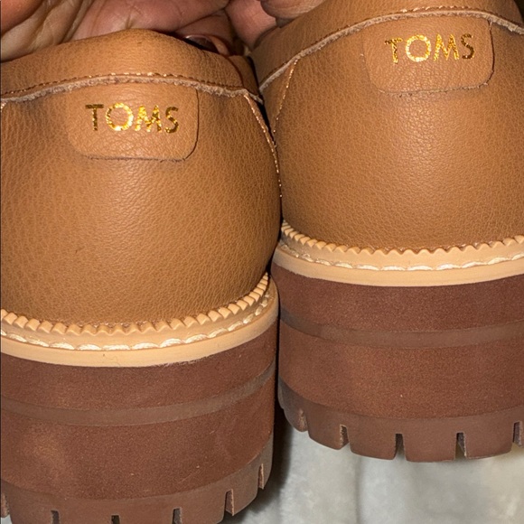 TOMS Women's Cara Lug Sole Tan/Brown Leather Loafers - Picture 6 of 12